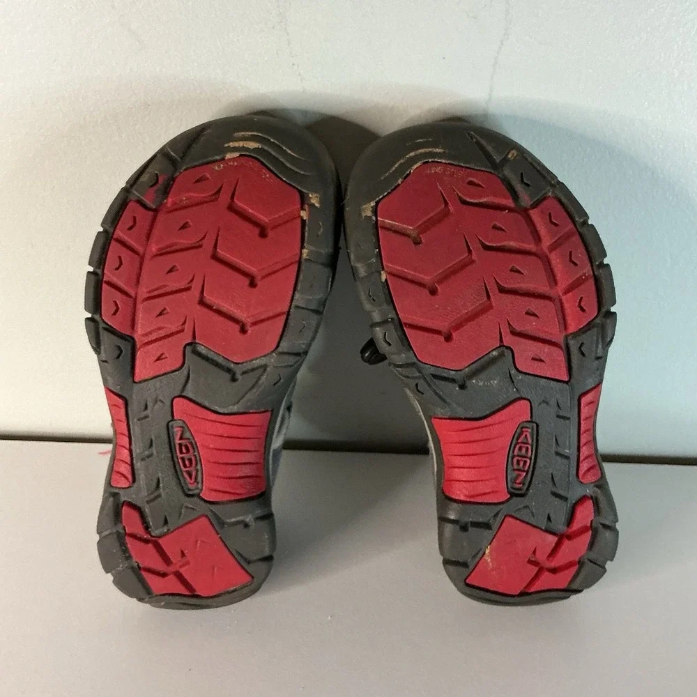 Keen Newport H2 Little Kids Size 1‎ Waterproof Sandals Grey Red Hiking Outdoors